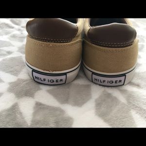 Men’s Size 10 Tan Tommy Hilfiger Shoes